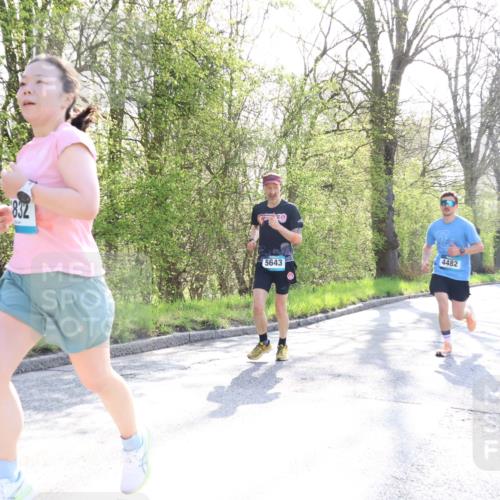 12.04.2026 - 45. Internationalen Wilhelmsburger Insellauf Yannick Fuchs http://msf.ph/oto/9485069 12.04.2026 10:27:50 Laufen 832, 5643, 4482 meine-sportfotos.de