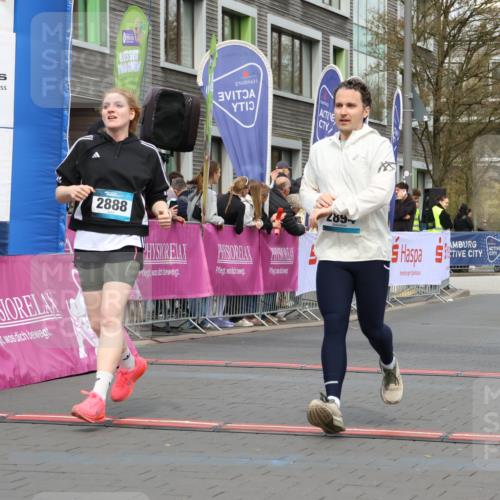 12.04.2026 - 45. Internationalen Wilhelmsburger Insellauf Strokosch-Dieckow http://msf.ph/oto/9485082 12.04.2026 13:20:36 Ziel 3448, 3449, 2894, 2888, 3898 meine-sportfotos.de