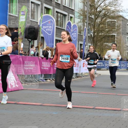 12.04.2026 - 45. Internationalen Wilhelmsburger Insellauf Strokosch-Dieckow http://msf.ph/oto/9485114 12.04.2026 13:20:33 Ziel 3448, 3449, 2894, 2888 meine-sportfotos.de