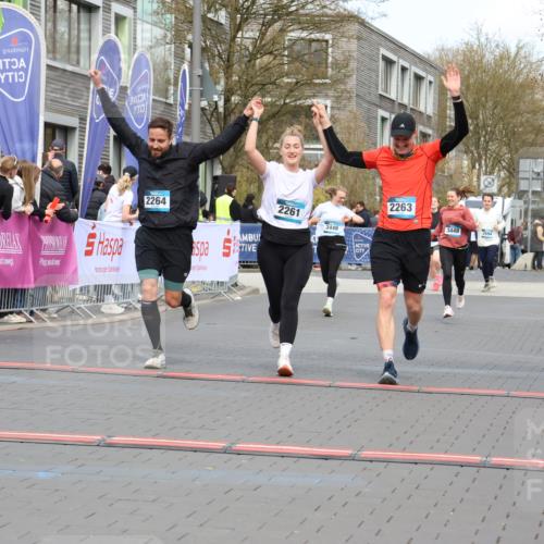 12.04.2026 - 45. Internationalen Wilhelmsburger Insellauf Strokosch-Dieckow http://msf.ph/oto/9485157 12.04.2026 13:20:28 Ziel 2261, 2264, 3448, 3449 meine-sportfotos.de