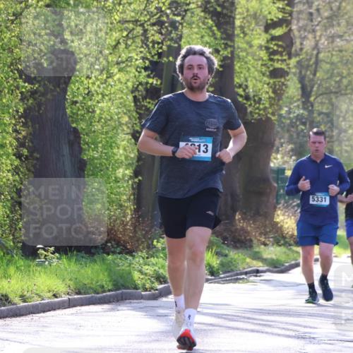 12.04.2026 - 45. Internationalen Wilhelmsburger Insellauf Yannick Fuchs http://msf.ph/oto/9485162 12.04.2026 10:28:00 Laufen 13, 5331, 4063, 3214, 25 meine-sportfotos.de