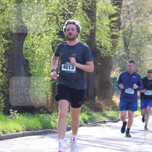 12.04.2026 - 45. Internationalen Wilhelmsburger Insellauf Yannick Fuchs http://msf.ph/oto/9485167 12.04.2026 10:28:00 Laufen 4013, 25, 5331, 4063, 1214 meine-sportfotos.de