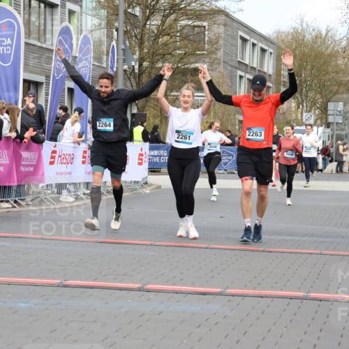 12.04.2026 - 45. Internationalen Wilhelmsburger Insellauf Strokosch-Dieckow http://msf.ph/oto/9485173 12.04.2026 13:20:27 Ziel 2261, 2264 meine-sportfotos.de