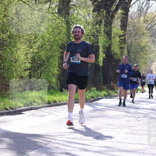 12.04.2026 - 45. Internationalen Wilhelmsburger Insellauf Yannick Fuchs http://msf.ph/oto/9485184 12.04.2026 10:28:02 Laufen 4013, 25, 5331, 4063, 1214 meine-sportfotos.de