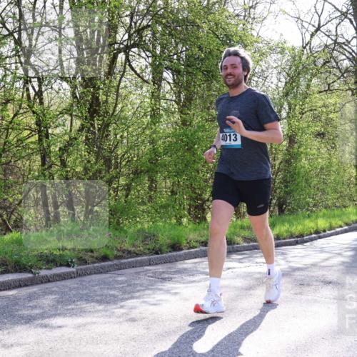 12.04.2026 - 45. Internationalen Wilhelmsburger Insellauf Yannick Fuchs http://msf.ph/oto/9485220 12.04.2026 10:28:05 Laufen 4013 meine-sportfotos.de