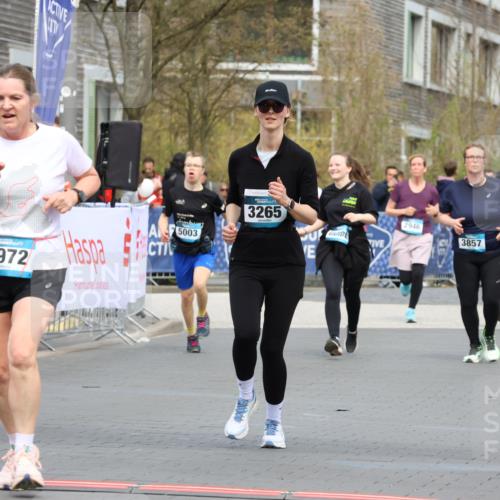 12.04.2026 - 45. Internationalen Wilhelmsburger Insellauf Strokosch-Dieckow http://msf.ph/oto/9485409 12.04.2026 13:20:07 Ziel 2799, 4972, 3265 meine-sportfotos.de