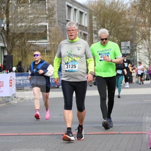 12.04.2026 - 45. Internationalen Wilhelmsburger Insellauf Strokosch-Dieckow http://msf.ph/oto/9485467 12.04.2026 13:19:58 Ziel 3927, 3193, 4469, 5327, 3125, 4518, 5778 meine-sportfotos.de