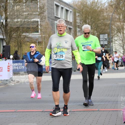 12.04.2026 - 45. Internationalen Wilhelmsburger Insellauf Strokosch-Dieckow http://msf.ph/oto/9485474 12.04.2026 13:19:58 Ziel 3927, 3193, 4469, 5327, 3125, 4518, 5778 meine-sportfotos.de