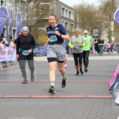 12.04.2026 - 45. Internationalen Wilhelmsburger Insellauf Strokosch-Dieckow http://msf.ph/oto/9485497 12.04.2026 13:19:57 Ziel 4984, 3927, 3193, 4469, 5327, 3125, 4518, 5778 meine-sportfotos.de