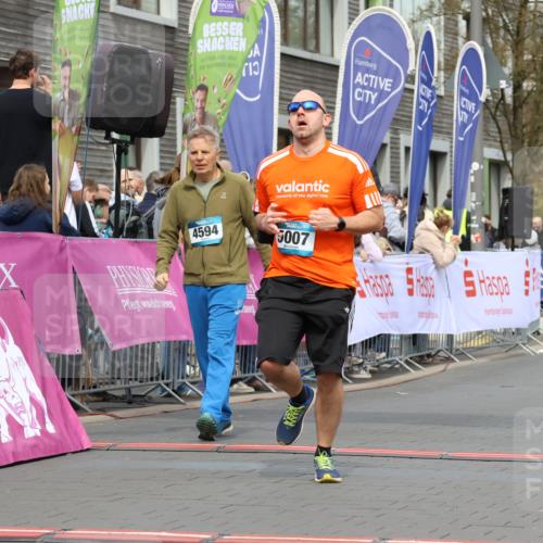 12.04.2026 - 45. Internationalen Wilhelmsburger Insellauf Strokosch-Dieckow http://msf.ph/oto/9485559 12.04.2026 13:19:51 Ziel 5007, 4594, 4984, 3927 meine-sportfotos.de