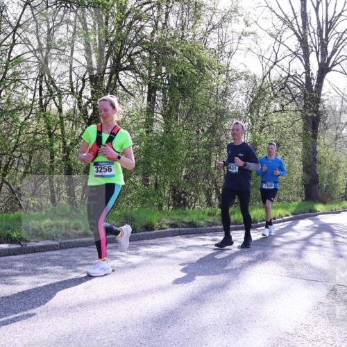 12.04.2026 - 45. Internationalen Wilhelmsburger Insellauf Yannick Fuchs http://msf.ph/oto/9485581 12.04.2026 10:34:50 Laufen 3256, 631, 2300, 2995, 2845 meine-sportfotos.de