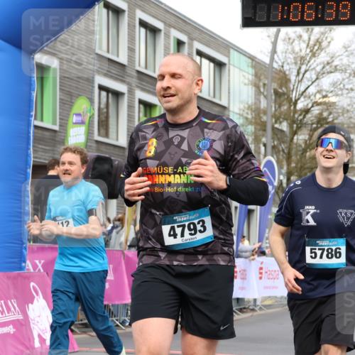 12.04.2026 - 45. Internationalen Wilhelmsburger Insellauf Strokosch-Dieckow http://msf.ph/oto/9485654 12.04.2026 13:19:38 Ziel 5019, 4543, 4793, 5786, 4112, 3071 meine-sportfotos.de