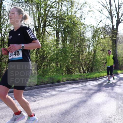 12.04.2026 - 45. Internationalen Wilhelmsburger Insellauf Yannick Fuchs http://msf.ph/oto/9485697 12.04.2026 10:34:54 Laufen 2845 meine-sportfotos.de