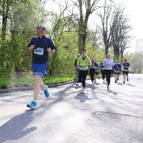 12.04.2026 - 45. Internationalen Wilhelmsburger Insellauf Yannick Fuchs http://msf.ph/oto/9485775 12.04.2026 10:35:03 Laufen 5690, 3430, 5325, 5690, 2301 meine-sportfotos.de