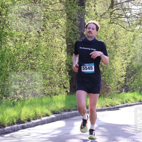 12.04.2026 - 45. Internationalen Wilhelmsburger Insellauf Yannick Fuchs http://msf.ph/oto/9485942 12.04.2026 10:29:27 Laufen 5545 meine-sportfotos.de