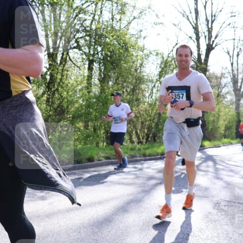 12.04.2026 - 45. Internationalen Wilhelmsburger Insellauf Yannick Fuchs http://msf.ph/oto/9486041 12.04.2026 10:35:35 Laufen 015, 357 meine-sportfotos.de