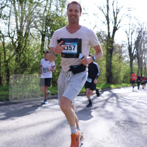 12.04.2026 - 45. Internationalen Wilhelmsburger Insellauf Yannick Fuchs http://msf.ph/oto/9486045 12.04.2026 10:35:35 Laufen 4357 meine-sportfotos.de