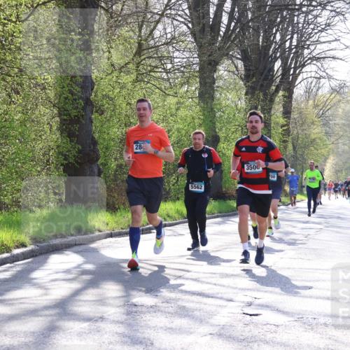 12.04.2026 - 45. Internationalen Wilhelmsburger Insellauf Yannick Fuchs http://msf.ph/oto/9486058 12.04.2026 10:35:37 Laufen 28, 5562, 3500, 700 meine-sportfotos.de