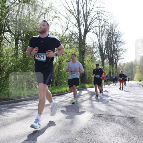 12.04.2026 - 45. Internationalen Wilhelmsburger Insellauf Yannick Fuchs http://msf.ph/oto/9486161 12.04.2026 10:29:49 Laufen 4871, 4490, 4980 meine-sportfotos.de
