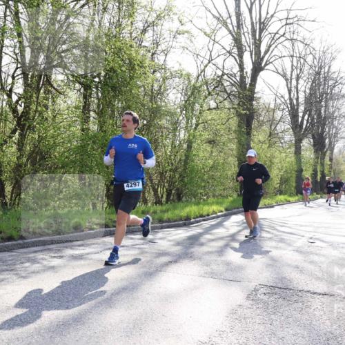 12.04.2026 - 45. Internationalen Wilhelmsburger Insellauf Yannick Fuchs http://msf.ph/oto/9486251 12.04.2026 10:35:57 Laufen 4297 meine-sportfotos.de