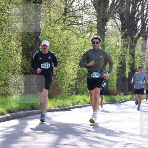 12.04.2026 - 45. Internationalen Wilhelmsburger Insellauf Yannick Fuchs http://msf.ph/oto/9486258 12.04.2026 10:30:01 Laufen 4401, 2878, 5688, 5634, 3090 meine-sportfotos.de