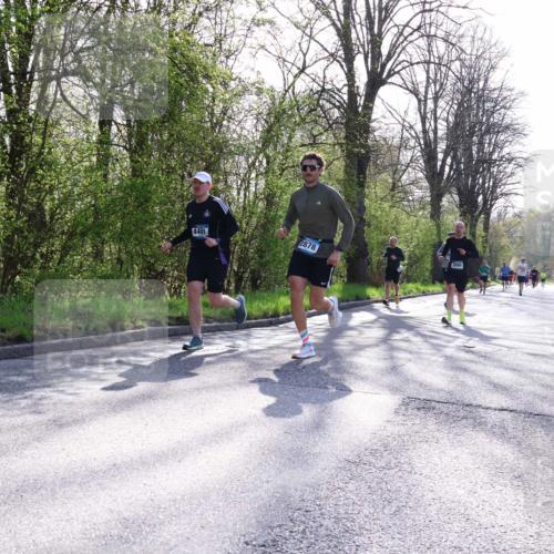 12.04.2026 - 45. Internationalen Wilhelmsburger Insellauf Yannick Fuchs http://msf.ph/oto/9486283 12.04.2026 10:30:03 Laufen 4401, 2878, 3090 meine-sportfotos.de