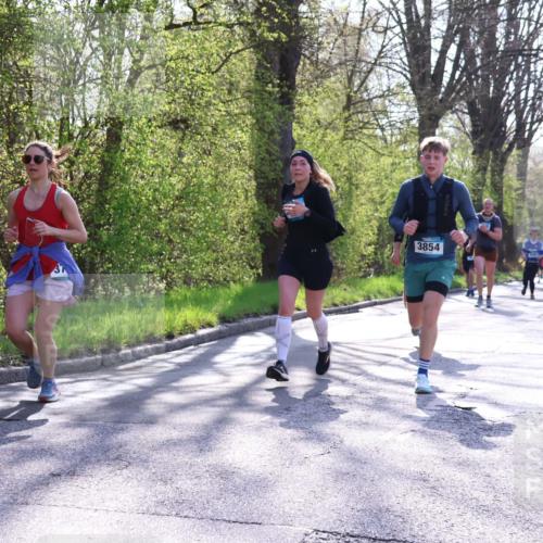 12.04.2026 - 45. Internationalen Wilhelmsburger Insellauf Yannick Fuchs http://msf.ph/oto/9486295 12.04.2026 10:36:02 Laufen 3854, 4331 meine-sportfotos.de