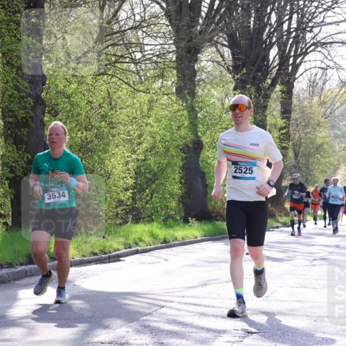 12.04.2026 - 45. Internationalen Wilhelmsburger Insellauf Yannick Fuchs http://msf.ph/oto/9486327 12.04.2026 10:30:10 Laufen 3534, 2525, 4645 meine-sportfotos.de