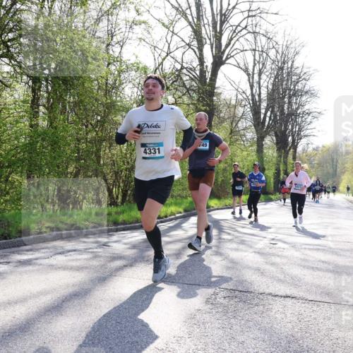 12.04.2026 - 45. Internationalen Wilhelmsburger Insellauf Yannick Fuchs http://msf.ph/oto/9486344 12.04.2026 10:36:07 Laufen 749, 4331, 4854, 542 meine-sportfotos.de