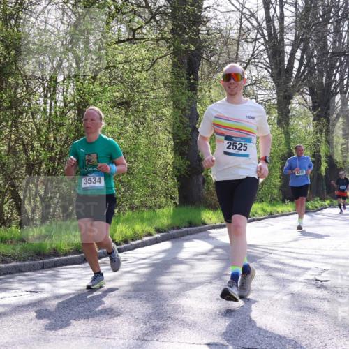 12.04.2026 - 45. Internationalen Wilhelmsburger Insellauf Yannick Fuchs http://msf.ph/oto/9486350 12.04.2026 10:30:12 Laufen 3534, 2525, 4295 meine-sportfotos.de