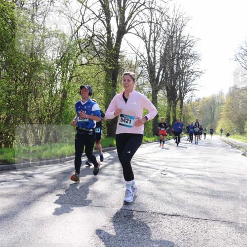 12.04.2026 - 45. Internationalen Wilhelmsburger Insellauf Yannick Fuchs http://msf.ph/oto/9486362 12.04.2026 10:36:09 Laufen 5421 meine-sportfotos.de