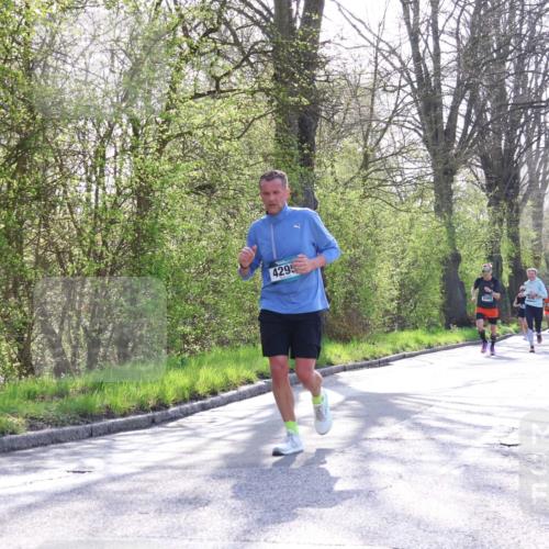 12.04.2026 - 45. Internationalen Wilhelmsburger Insellauf Yannick Fuchs http://msf.ph/oto/9486384 12.04.2026 10:30:15 Laufen 4295, 5560 meine-sportfotos.de