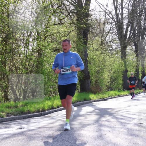 12.04.2026 - 45. Internationalen Wilhelmsburger Insellauf Yannick Fuchs http://msf.ph/oto/9486389 12.04.2026 10:30:15 Laufen 4295, 5560, 4645 meine-sportfotos.de