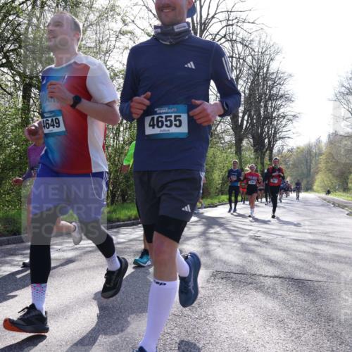 12.04.2026 - 45. Internationalen Wilhelmsburger Insellauf Yannick Fuchs http://msf.ph/oto/9486470 12.04.2026 10:30:23 Laufen 4649, 4655, 3380, 1381 meine-sportfotos.de