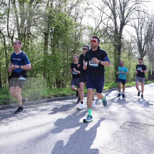 12.04.2026 - 45. Internationalen Wilhelmsburger Insellauf Yannick Fuchs http://msf.ph/oto/9486472 12.04.2026 10:36:21 Laufen 2706, 3624, 395, 4182, 3325 meine-sportfotos.de