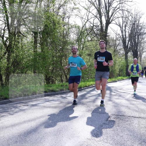 12.04.2026 - 45. Internationalen Wilhelmsburger Insellauf Yannick Fuchs http://msf.ph/oto/9486485 12.04.2026 10:36:22 Laufen 2706, 3952, 4182, 3325 meine-sportfotos.de