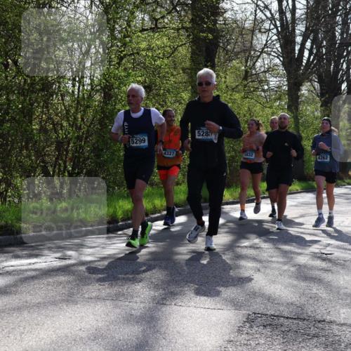 12.04.2026 - 45. Internationalen Wilhelmsburger Insellauf Yannick Fuchs http://msf.ph/oto/9486520 12.04.2026 10:30:28 Laufen 5299, 4327, 528, 5832, 4262 meine-sportfotos.de