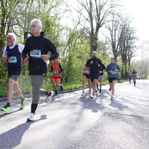 12.04.2026 - 45. Internationalen Wilhelmsburger Insellauf Yannick Fuchs http://msf.ph/oto/9486534 12.04.2026 10:30:29 Laufen 5299, 5288, 5832, 4262 meine-sportfotos.de