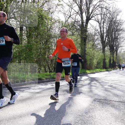 12.04.2026 - 45. Internationalen Wilhelmsburger Insellauf Yannick Fuchs http://msf.ph/oto/9486633 12.04.2026 10:30:39 Laufen 3229, 5606, 4963 meine-sportfotos.de