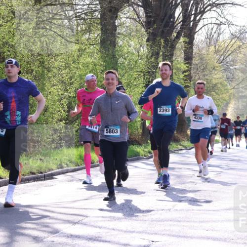 12.04.2026 - 45. Internationalen Wilhelmsburger Insellauf Yannick Fuchs http://msf.ph/oto/9486837 12.04.2026 10:37:00 Laufen 15, 414, 5803, 2393, 4330 meine-sportfotos.de