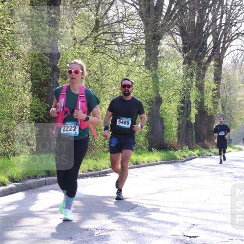 12.04.2026 - 45. Internationalen Wilhelmsburger Insellauf Yannick Fuchs http://msf.ph/oto/9486863 12.04.2026 10:31:03 Laufen 2222, 5489 meine-sportfotos.de