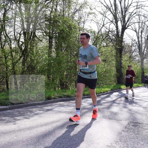 12.04.2026 - 45. Internationalen Wilhelmsburger Insellauf Yannick Fuchs http://msf.ph/oto/9486975 12.04.2026 10:37:12 Laufen 21, 0975, 2358, 3722 meine-sportfotos.de