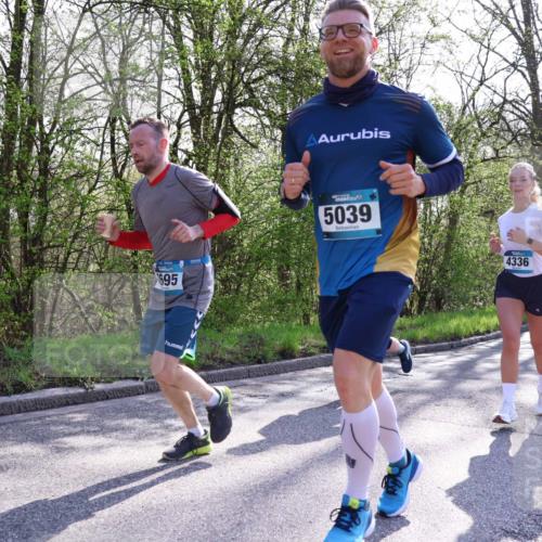 12.04.2026 - 45. Internationalen Wilhelmsburger Insellauf Yannick Fuchs http://msf.ph/oto/9487044 12.04.2026 10:37:18 Laufen 695, 5039, 4336, 5441 meine-sportfotos.de