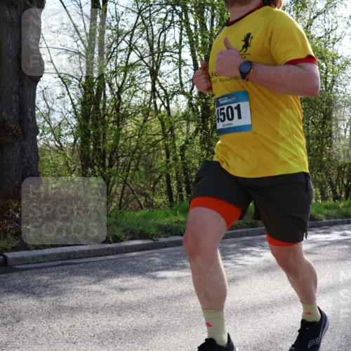12.04.2026 - 45. Internationalen Wilhelmsburger Insellauf Yannick Fuchs http://msf.ph/oto/9487050 12.04.2026 10:31:27 Laufen 1501 meine-sportfotos.de