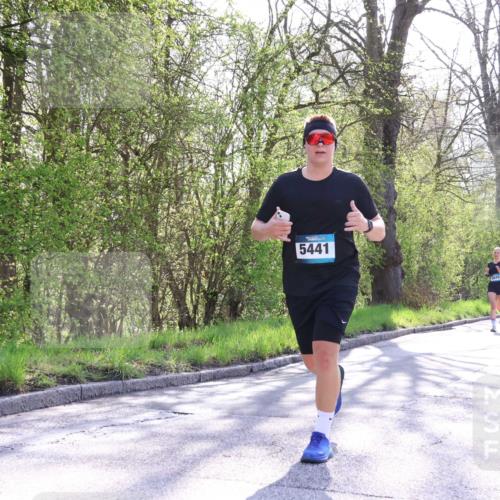 12.04.2026 - 45. Internationalen Wilhelmsburger Insellauf Yannick Fuchs http://msf.ph/oto/9487061 12.04.2026 10:37:20 Laufen 5441, 5649 meine-sportfotos.de