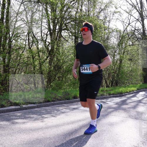 12.04.2026 - 45. Internationalen Wilhelmsburger Insellauf Yannick Fuchs http://msf.ph/oto/9487071 12.04.2026 10:37:21 Laufen 5441 meine-sportfotos.de
