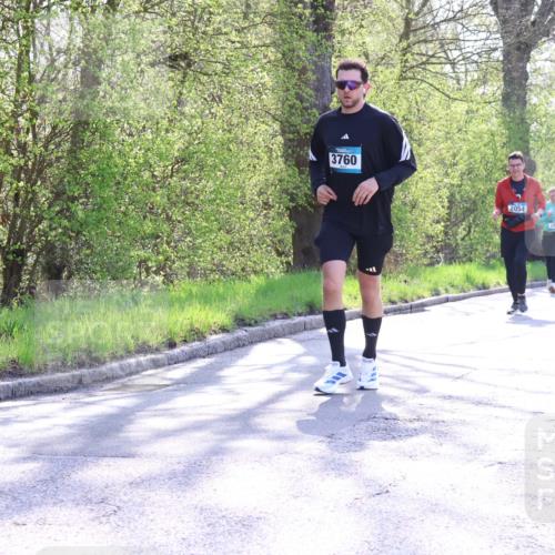 12.04.2026 - 45. Internationalen Wilhelmsburger Insellauf Yannick Fuchs http://msf.ph/oto/9487156 12.04.2026 10:37:28 Laufen 3760, 2054, 2992, 4424 meine-sportfotos.de