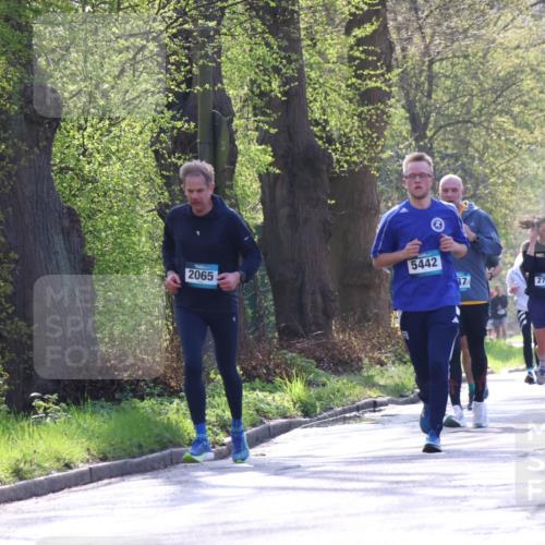 12.04.2026 - 45. Internationalen Wilhelmsburger Insellauf Yannick Fuchs http://msf.ph/oto/9487157 12.04.2026 10:31:40 Laufen 2065, 5442, 37, 2724, 2869 meine-sportfotos.de