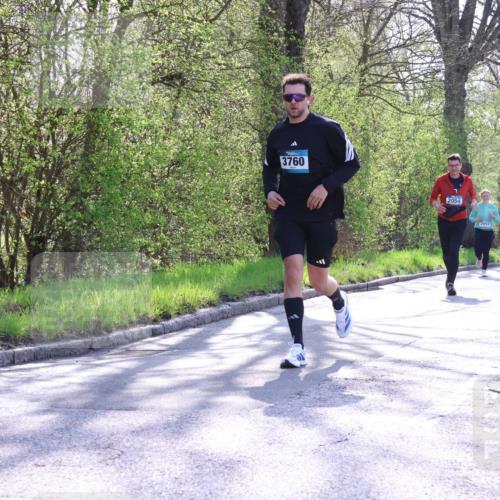 12.04.2026 - 45. Internationalen Wilhelmsburger Insellauf Yannick Fuchs http://msf.ph/oto/9487158 12.04.2026 10:37:29 Laufen 3760, 2054, 2992, 4424, 4088 meine-sportfotos.de