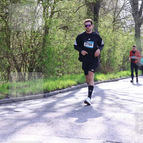 12.04.2026 - 45. Internationalen Wilhelmsburger Insellauf Yannick Fuchs http://msf.ph/oto/9487163 12.04.2026 10:37:29 Laufen 3760, 2054, 2992, 4424, 4088 meine-sportfotos.de